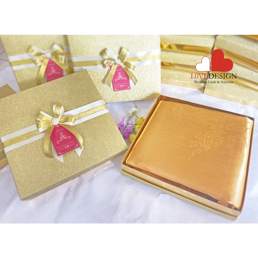 ของรับไหว้ ผ้าแพร แพ็คกล่องสีทอง คาดโบว์สุดสวย ของขวัญ ของไหว้ผู้ใหญ่ ของชำร่วย สงกรานต์ งานเกษียณ งานแต่ง พร้อมส่ง — ของมงคลหมวดความรักและความสัมพันธ์