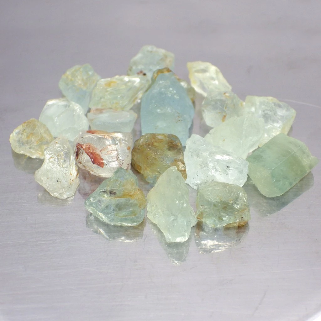 พลอย ก้อน ดิบ อะความารีน แท้ ธรรมชาติ ( Natural Aquamarine ) หนักรวม 50 กะรัต — ของมงคลหมวดเครื่องรางและวัตถุมงคล
