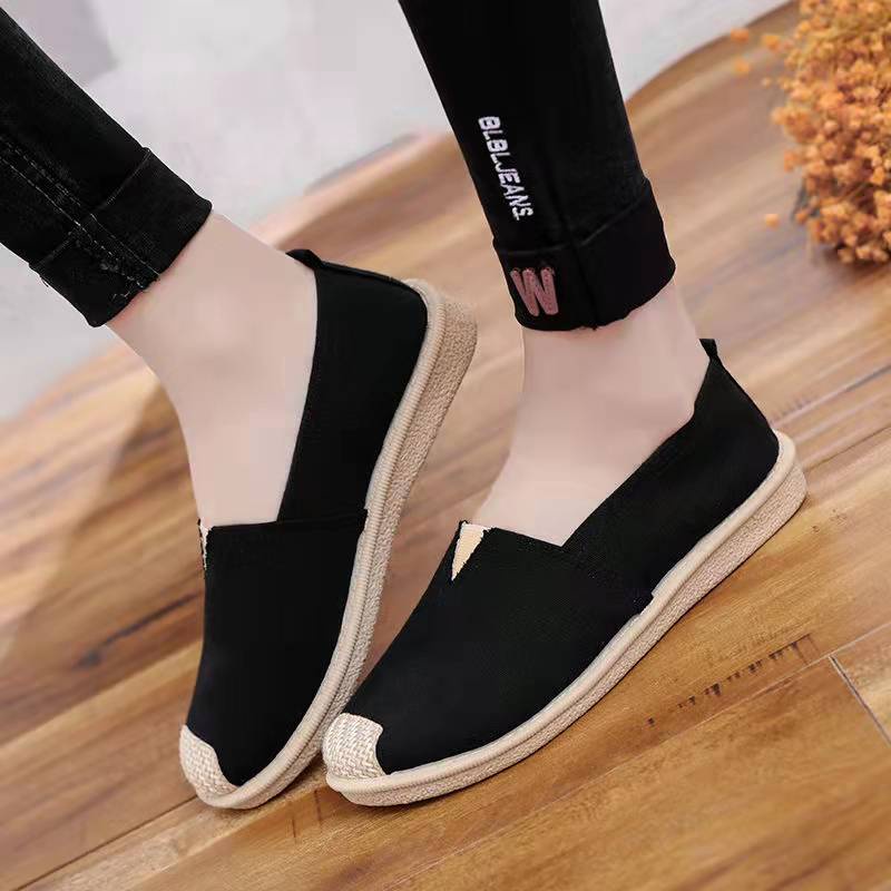 ส่งเร็วรองเท้าสลิปออน ผู้หญิง  เนื้อผ้า เบานุ่ม ใส่สบาย 2 สี ไซส์ 3640
