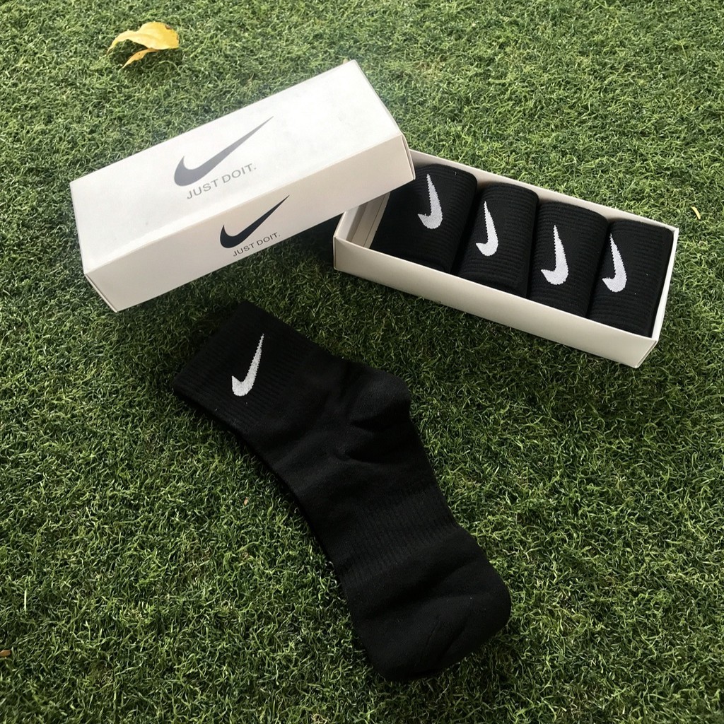ถุงเท้า NIKE ADIDDS ไนกี้  แนวแฟชั่น ใส่วิ่งออกกำลังกาย ถุงเท้าฟิตเนส ราคาถูก คละสีได้ คู่ละ 39