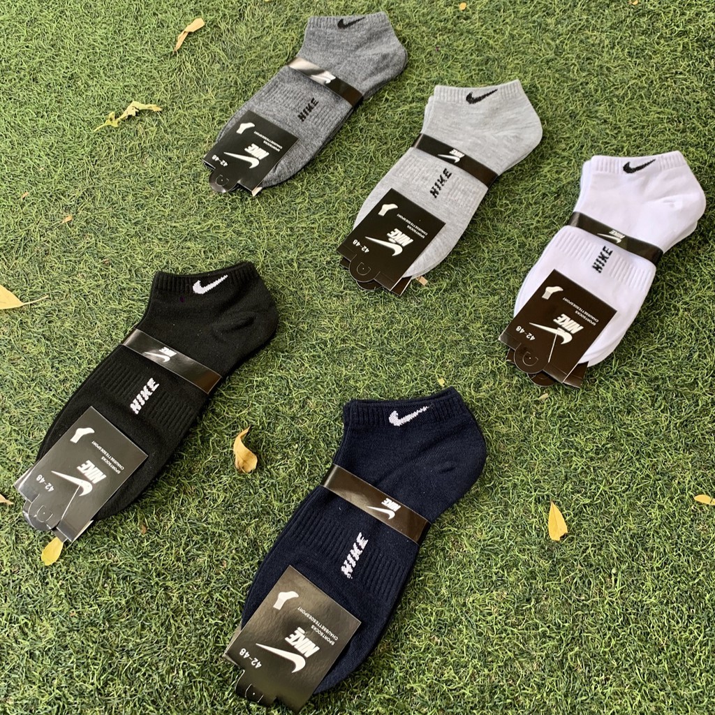 ถุงเท้า NIKE ADIDDS ไนกี้  แนวแฟชั่น ใส่วิ่งออกกำลังกาย ถุงเท้าฟิตเนส ราคาถูก คละสีได้ คู่ละ 39