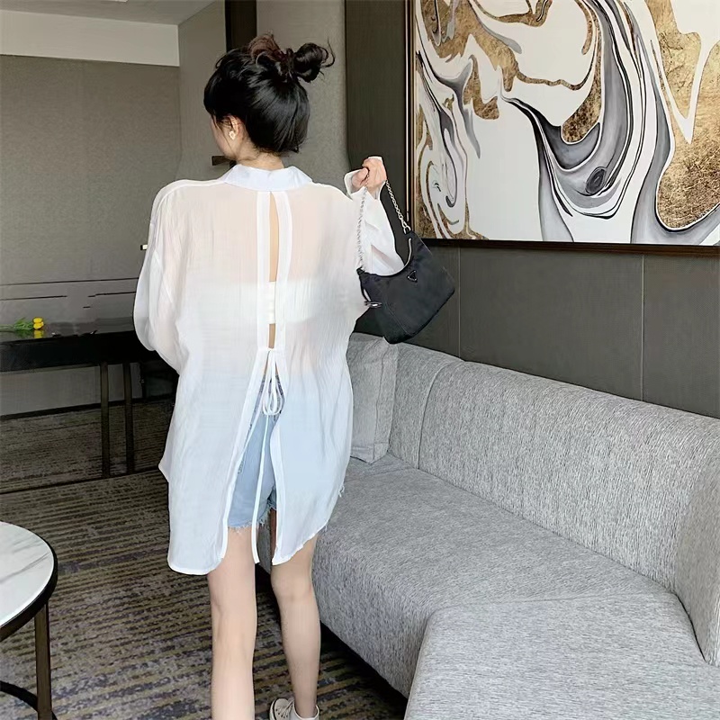 lune c187เสื้อเชิ้ตแขนยาวซีทรูเซ็กซี่ผู้หญิง เปิดหลัง เสื้อคลุมบางๆชีฟอง เสื้อผ้าแฟชั่น กันแดด  สไตล์เกาหลี สีพื้นสีขาว
