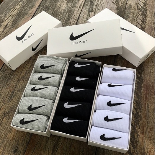ถุงเท้า NIKE ADIDDS ไนกี้  แนวแฟชั่น ใส่วิ่งออกกำลังกาย ถุงเท้าฟิตเนส ราคาถูก คละสีได้ คู่ละ 39