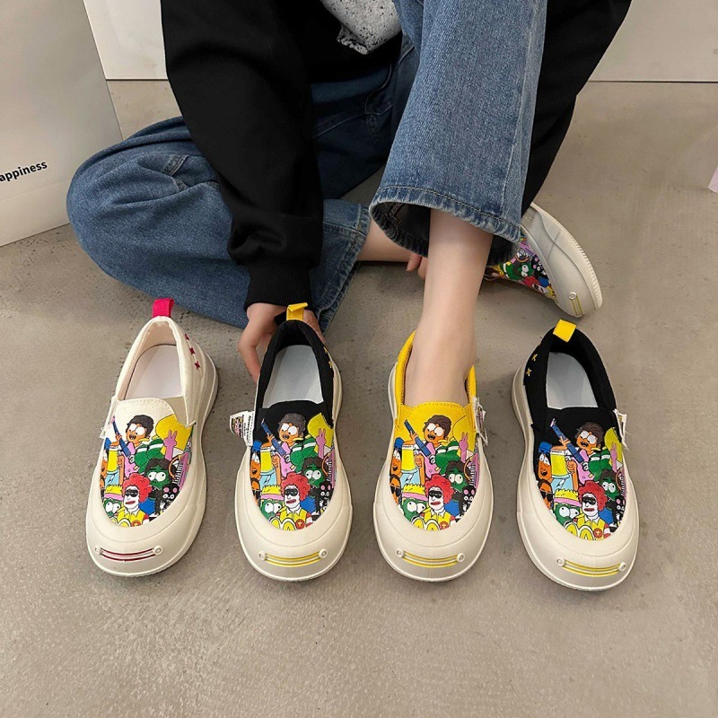 HWSHOES รองเท้าผ้าใบทรงพั้มพ์ทรงกราฟฟิตี ผ้าใบสีขาว รองเท้าผู้หญิง พื้นนิ่ม สีดํา  ทํางาน รองเท้าลําลอง
