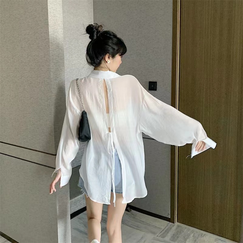 lune c187เสื้อเชิ้ตแขนยาวซีทรูเซ็กซี่ผู้หญิง เปิดหลัง เสื้อคลุมบางๆชีฟอง เสื้อผ้าแฟชั่น กันแดด  สไตล์เกาหลี สีพื้นสีขาว