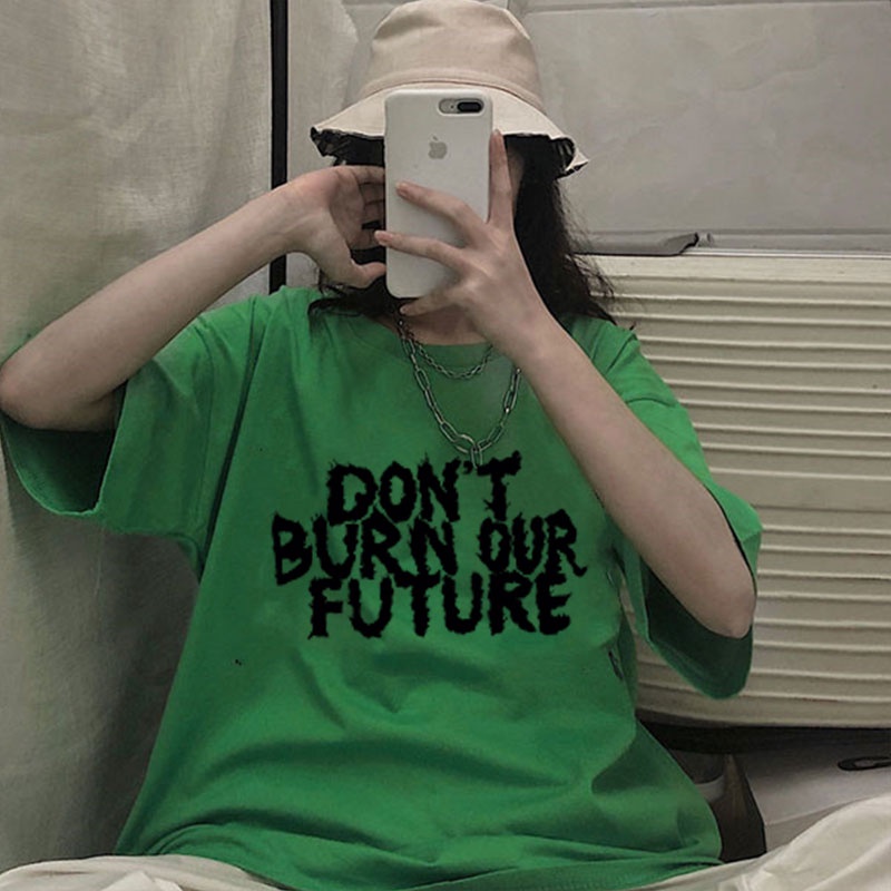 เสื้อคู่รักชายหญิง oversize เสื้อผ้าแฟชั่นวัยรุ่น ทรงหลวมสไตล์เกาหลี  เสื้อยืดโอเวอร์ไซส์ผู้หญิงสีดำ สกรีนลายวินเทจ XXL