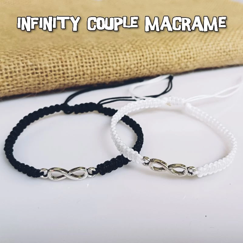 (คู่) สร้อยข้อมือคู่รัก Infinity Macrame 2 ชิ้น — ของมงคลหมวดความรักและความสัมพันธ์