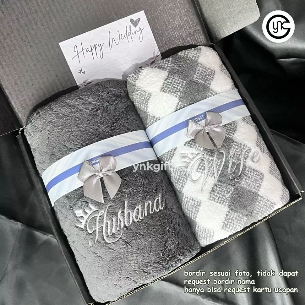 YNK Gift Hampers ปักผ้าขนหนูคู่และของขวัญแต่งงานเดี่ยว | ชุดของขวัญแต่งงานของขวัญแต่งงานผ้าขนหนูอาบน้ําคู่ผู้ใหญ่ของขวัญแต่งงานจัมโบ้หนาที่มีประโยชน์ | ผ้าเช็ดตัวคู่ผู้ใหญ่ งานแต่งงาน สินสอด — ของมงคลหมวดไลฟ์สไตล์และของขวัญ