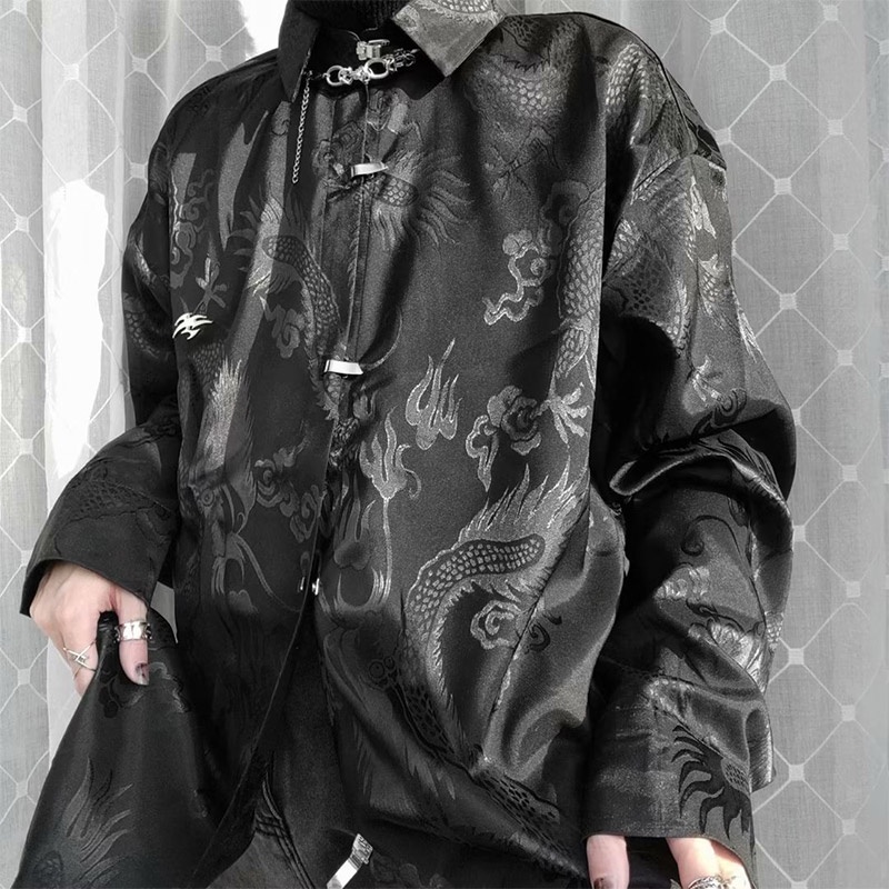 Suikone   เสื้อเชิ้ตผู้ชายแขนยาวแฟชั่นดีไซน์สีทึบสไตล์จีนหัวเข็มขัดโลหะหลวมเสื้อแจ็คเก็ตแขนยาวใส่ได้ทั้งผู้ชายและผู้หญิง