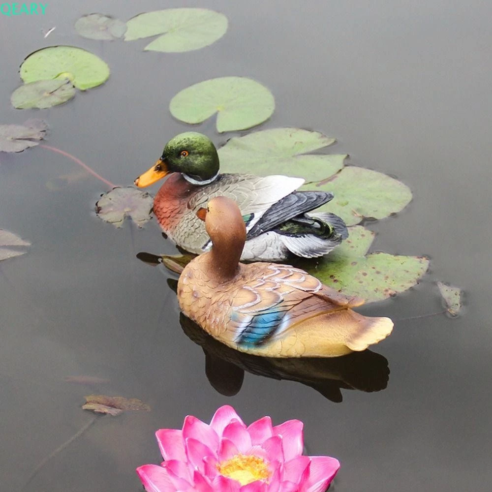 Qeary รูปปั้นเป็ดแมนดารินเทียม, รูปปั้นหงส์ลอยเหมือนจริง, เป็ดป่าทนฝนและแดดเรซินไม่จางหายน่ารักรูปปั้นเป็ดลอยกลางแจ้ง — ของมงคลหมวดความรักและความสัมพันธ์