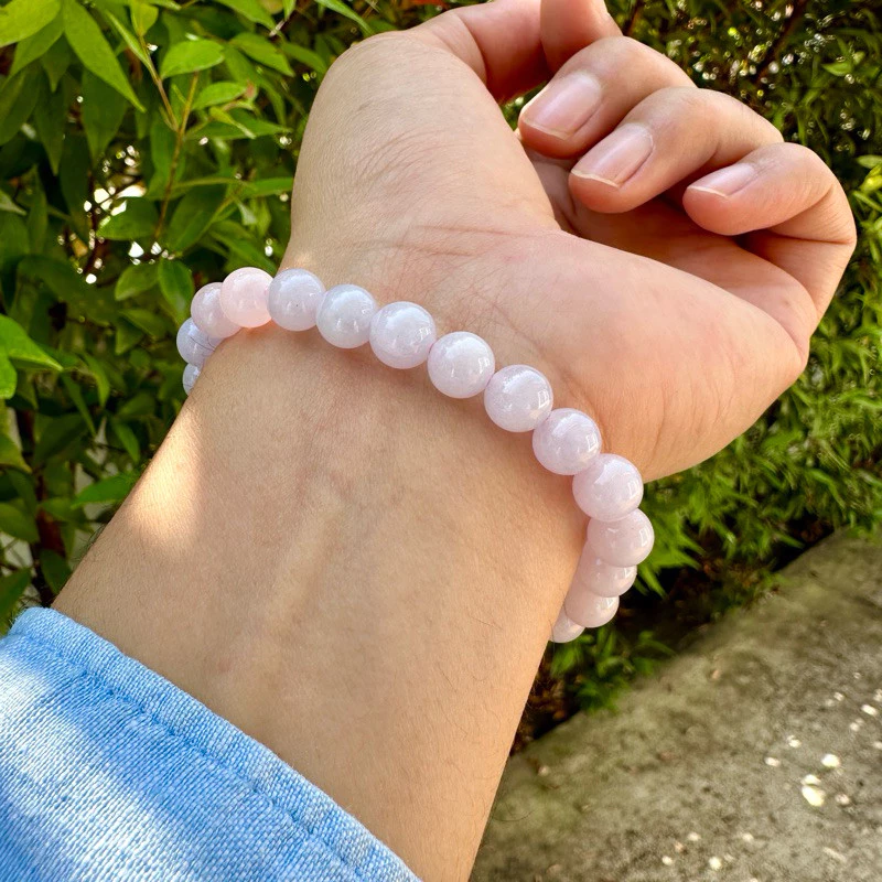 หินสีนำโชค กำไลหยกแท้ หยกแก้ปีชง หยก12ราศี หยกชมพู หยกทอง สร้อยข้อมือหยก ขนาดและราศีระบุในภาพตัวเลือก หยกแท้ หยกพม่า — ของมงคลหมวดเครื่องรางและวัตถุมงคล