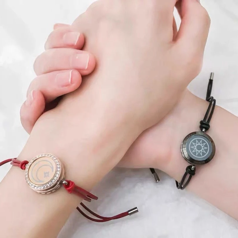 พร้อมส่ง totwoo Tik Tok สร้อยข้อมือคู่รัก เรืองแสง ระยะไกล ความรัก เครื่องมือช่าง สร้อยข้อมือ วันวา — ของมงคลหมวดไลฟ์สไตล์และของขวัญ