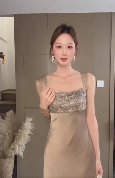 Mogwany  พรี // Sharon Dress3สี ขาวครีม,เทาเขียว,น้ำตาล เดรสยาว ทรงสวย ใส่ออกงาน สวยมาก เก็บโค้ดหน้ากิจจกรรม