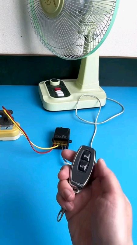 Công tắc điều khiển từ xa 220V #công_tắc_từ_xa #remote_điều_khiển_điện #nhà_thông_minh #công_tắc_không_dây