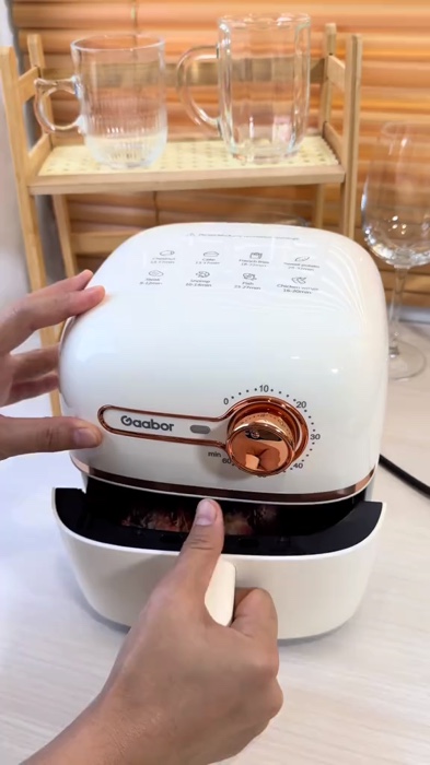 Gaabor 2ลิตร #หม้อทอดไร้น้ำมัน  900W ดีไซน์มินิมอล อเนกประสงค์ อบลมร้อน ระบบตัดไฟฟ้าอัตโนมัติ Air fryer รุ่น AF20M-YE01A#shoppeevideo #ช้อปปี้ป้ายยา