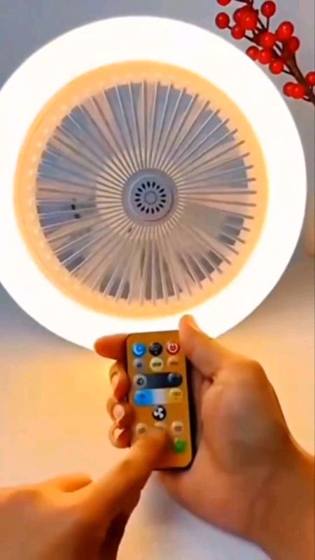 Thử xem UORRIS quạt trần LED 50W đèn quạt 2-in-1 viền pha lê, điều khiển từ xa, điều chỉnh được 3 màu, chấu E27, smart home cho phòng khách, với giá ฿149‑฿189 tại Shopee