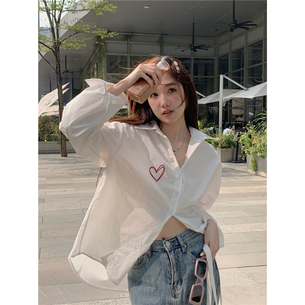 PB2976เสื้อเชิ้ตแขนยาวลายหัวใจงานปักผู้หญิงสีขาวเรียบง่าย oversize เสื้อผ้าแฟชั่นเกาหลีวินเทจ เนื้อผ้านุ่มบางเบา