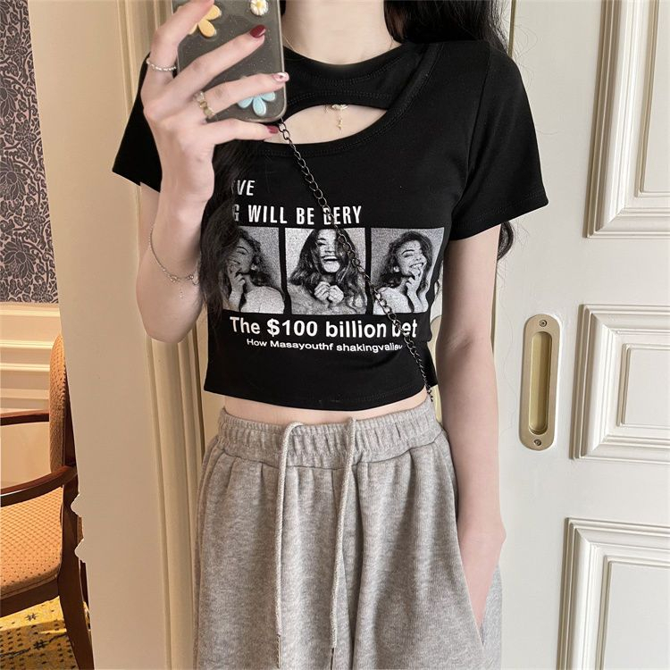 เสื้อครอปรัดรูปแขนสั้น น่ารักๆ เซ็กซี่ เสื้อผ้าแฟชั่นผู้หญิงเกาหลี2023 เสื้อเอวลอยสาวอวบ vintage style พิมพ์ลาย พร้อมส่ง