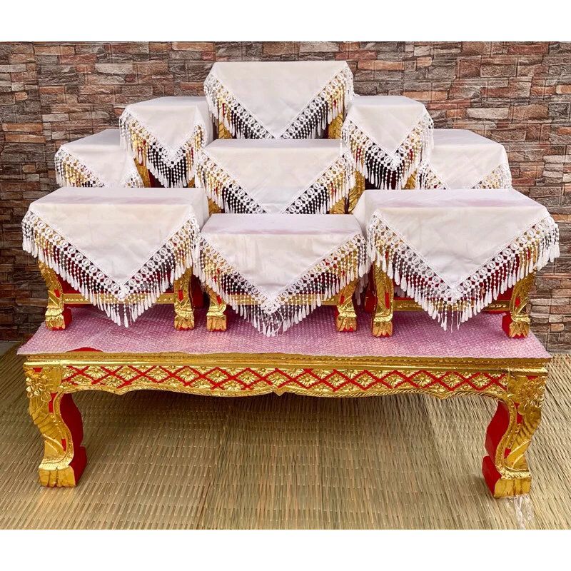 ผ้าคลุมโต๊ะหมู่บูชาสีขาวระบายลูกไม้ ขนาด 50 × 50ซม ราคา / ผืน ผ้าคลุมโต๊ะหมู่บูชาสวยสวย ราคา/ผืน — ของมงคลหมวดพิธีและความเชื่อ