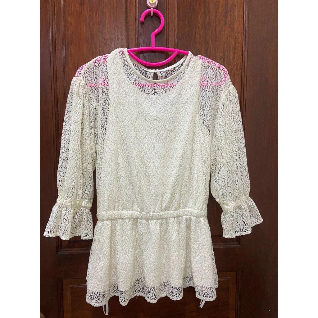 เสื้อลูกไม้สีขาวใส่ไปงานบุญงานมงคลใส่ไปเที่ยวสวยๆ — ของมงคลหมวดสีมงคล