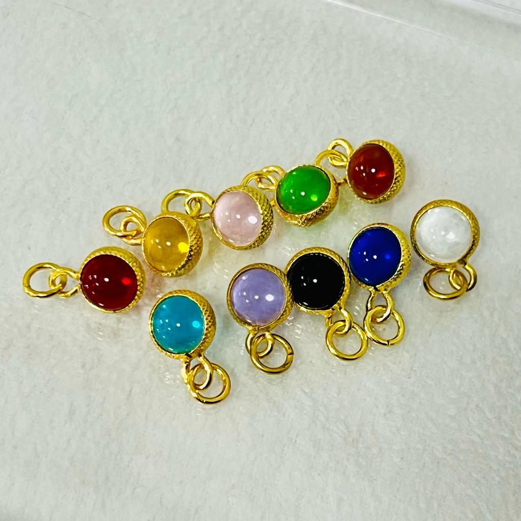 ลูกแก้ว ลูกแก้วพญานาค จี้ เสริมฮวงจุ้ย ขนาด 1.5 cm. เลี่ยมขอบสีทอง — ของมงคลหมวดการเงินและโชคลาภ