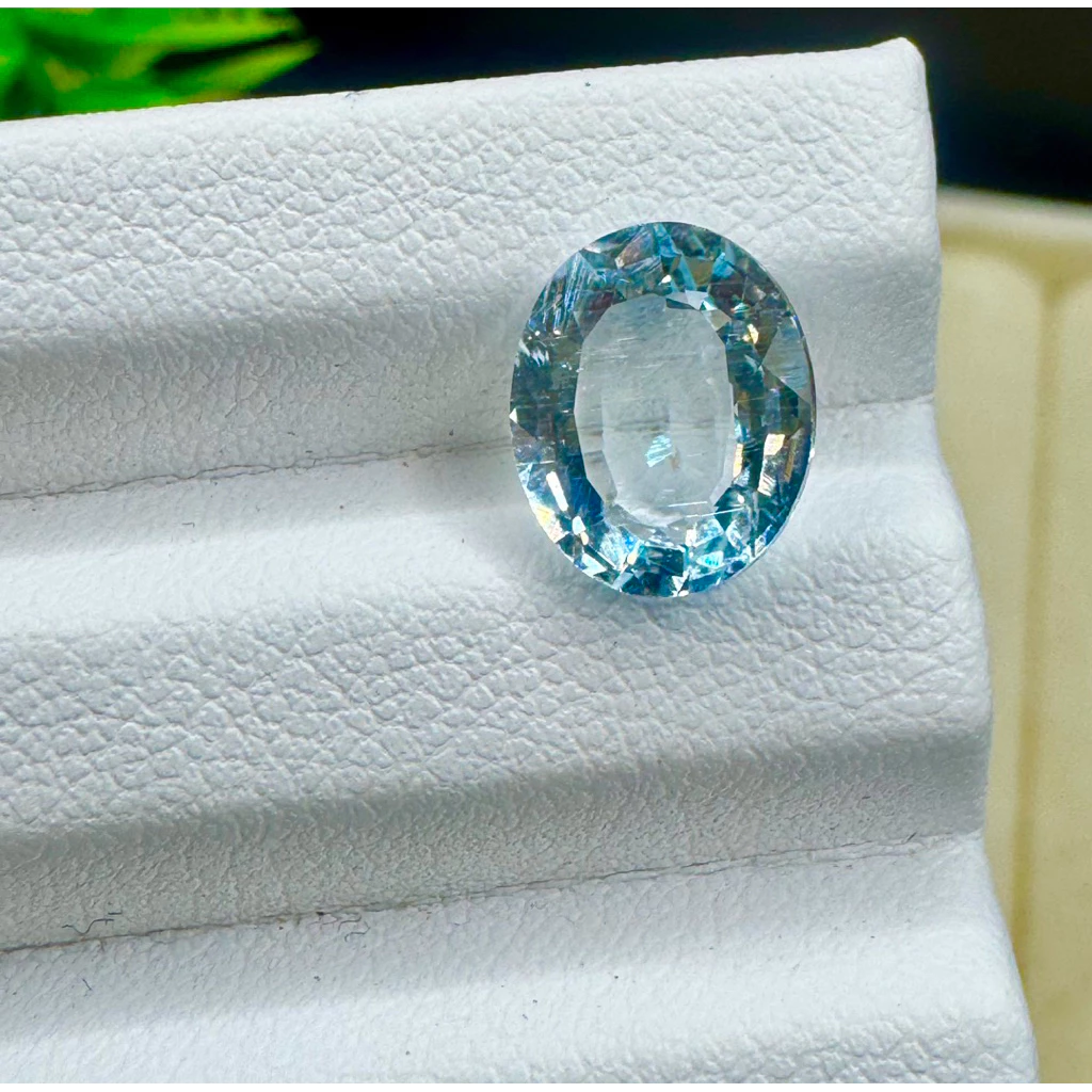 2.4cts Natural Blue Aquamarine Gemstone - Oval Shape 8x10-อะความารีน กะรัต — ของมงคลหมวดเครื่องรางและวัตถุมงคล