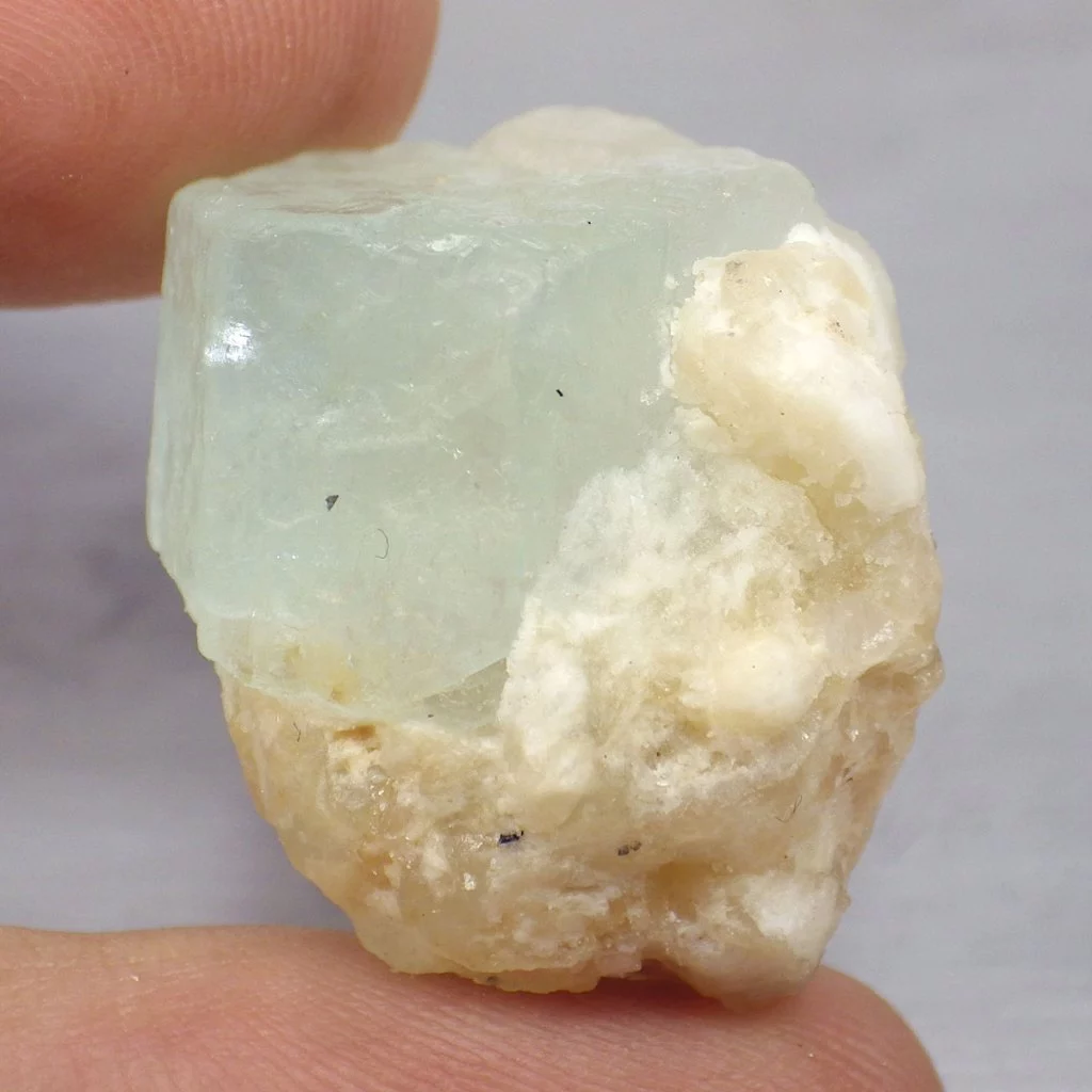 พลอย ก้อน อะความารีน ดิบ แท้ ธรรมชาติ ( Unheated Natural Rough Aquamarine ) หนัก 49.8 กะรัต — ของมงคลหมวดเครื่องรางและวัตถุมงคล
