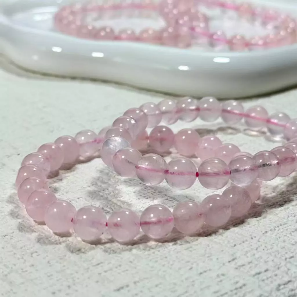โรสควอตซ์ Rose Quartz สร้อยข้อมือหินแท้ หินโรสควอตซ์ ขนาด 8-9 มิล หินโรสควอทซ์ หินเสริมดวงรัก — ของมงคลหมวดเครื่องรางและวัตถุมงคล