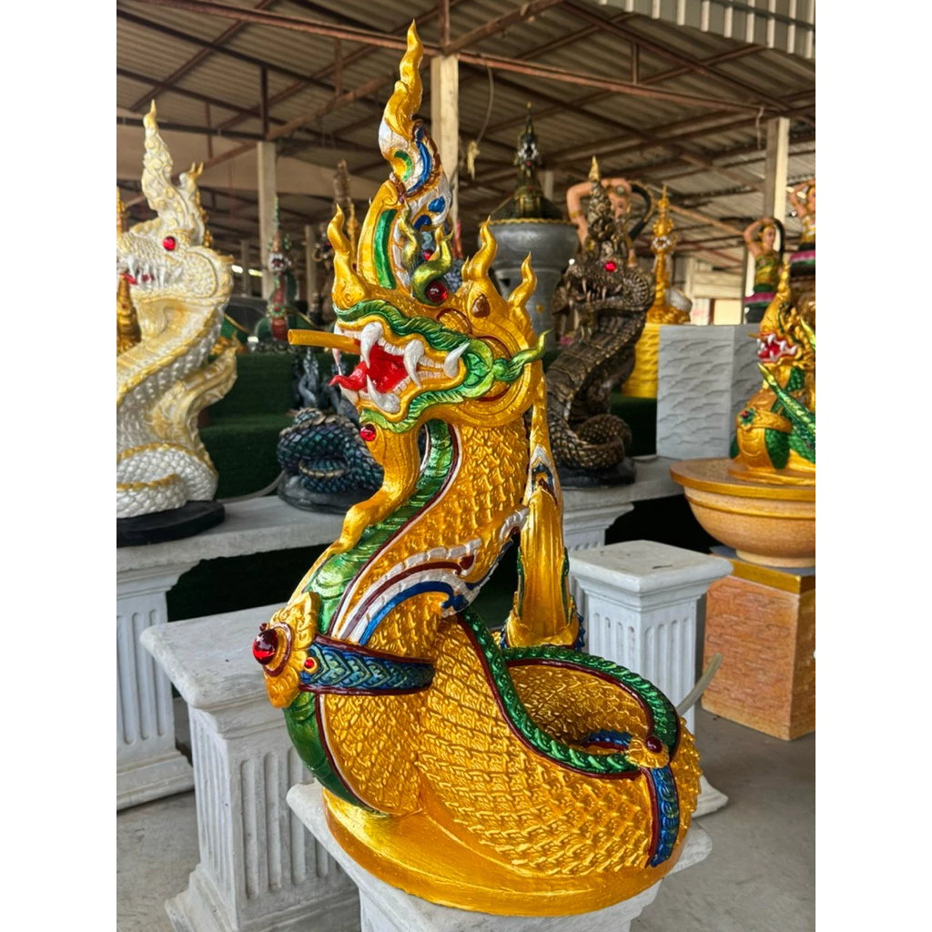 รูปปั้นพญานาคพ่นน้ำ พญานาคพ่นน้ำ พญานาค รูปปั้นพญานาค พญานาคปูนปั้น น้ำพุพญานาค พญานาคสีทอง สูง 70 ซม.ฐานกว้าง 35*35 ซม. — ของมงคลหมวดเครื่องรางและวัตถุมงคล