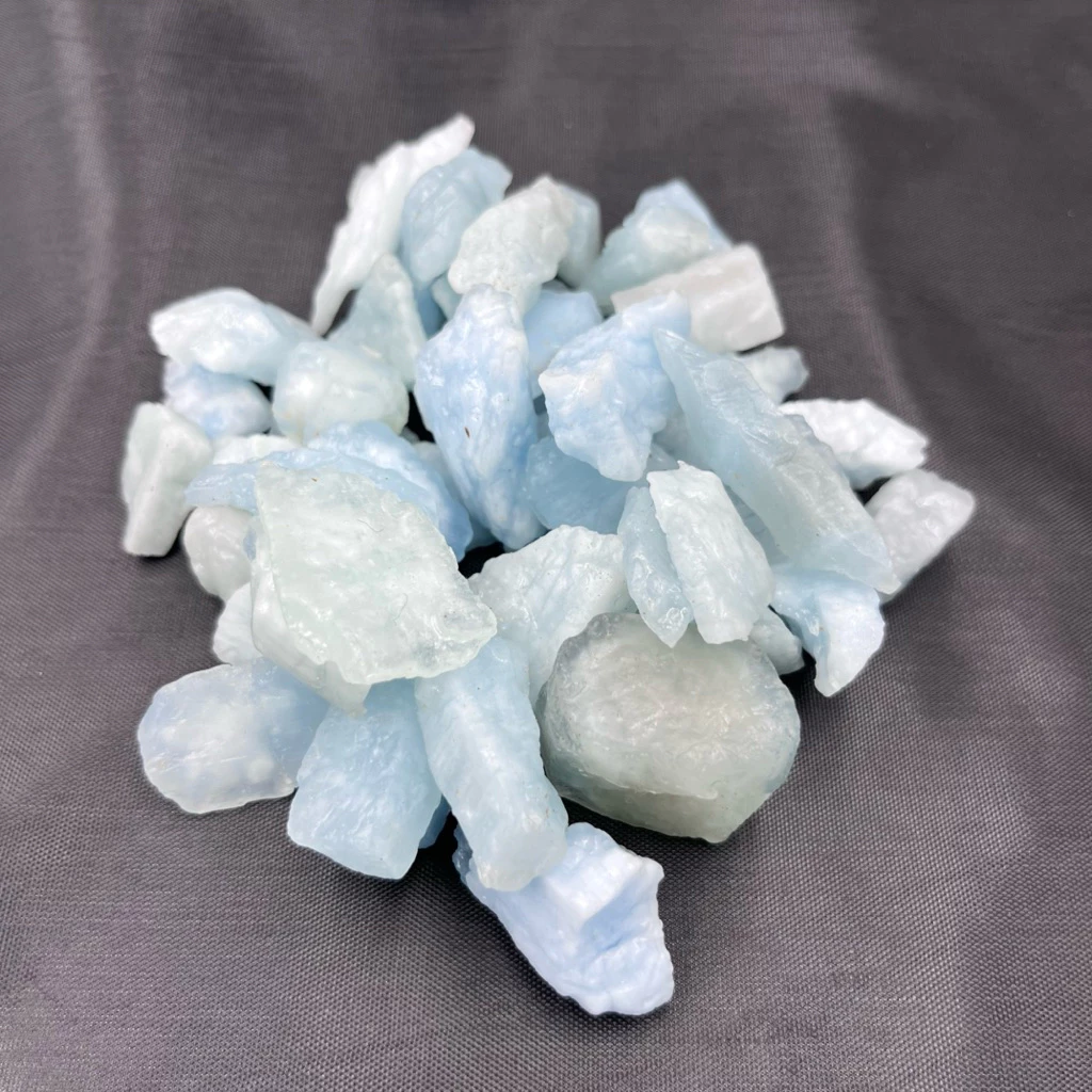 Natural Aquamarine Rough Stone หินอะความารีนดิบแท้ คริสตัลธรรมชาติ — ของมงคลหมวดเครื่องรางและวัตถุมงคล