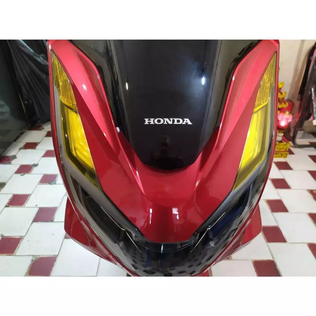 ฟิล์มแต่งไฟหน้า เบ้าไฟหรี่ PCX 160 2021ช่วยลบและป้องกันรอยขีดข่วนที่เกิดมาก่อนหน้านี้ ลบรอยด่าง ครับ