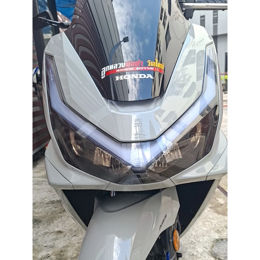 PCX 160 2025 ฟิล์มแต่งไฟหน้าฟิล์มกันรอยเกรดพรีเมี่ยม ป้องกันและลบรอยขีดข่วน สวยไม่ซ้ำใคร ติดตั้งง่าย